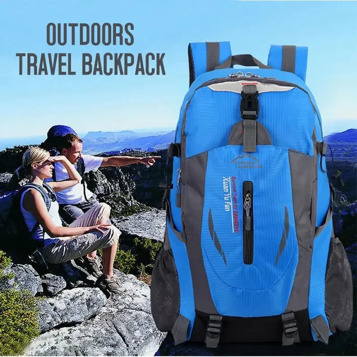 Habicare SS day backpack with multiple compartments and adjustable straps, designed for comfortable daily use.