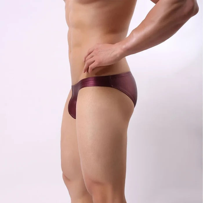 Men's sexy low-waist briefs from BRAVE PERSON, stylish men's underwear with a comfortable fit and modern design.