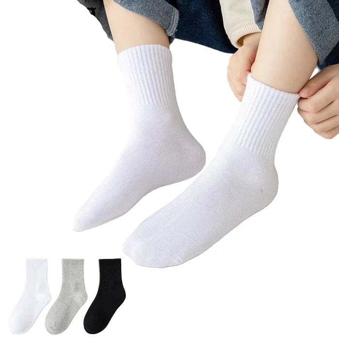 Habicare cotton sport socks for kids aged 3-13, 5 pairs in various colors, comfortable breathable fabric and sporty design.