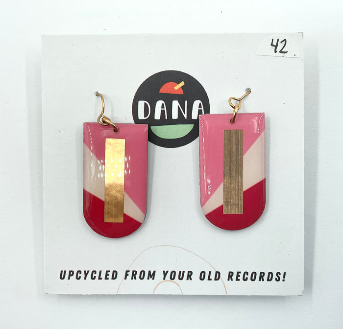 elongated oval earrings with a flat top in gols, pink and red,