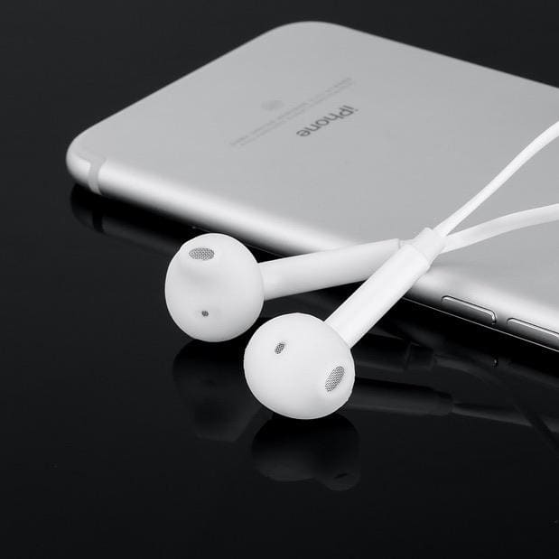 Wired 9eight5 earphones with in-ear design and inline microphone, suitable for phones and tablets.