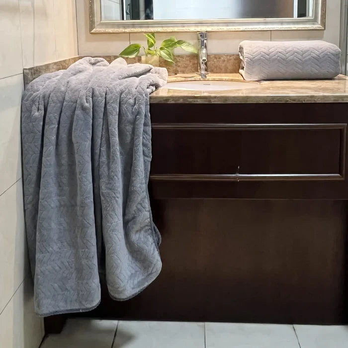 Extra large bath towels from ShopHub NZ, 27x55 inches, soft and absorbent for comfortable drying after shower or bath.