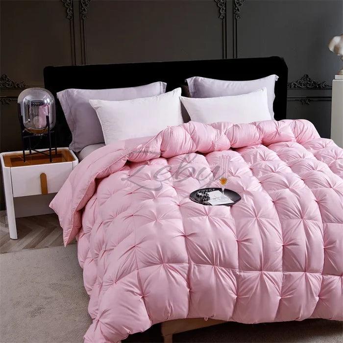 White goose down quilt from ShopHub NZ showing plush, soft fabric and fluffy filling for cozy warmth and luxurious comfort.