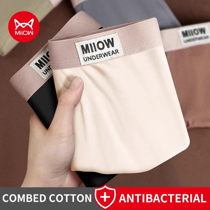 Men's cotton boxer shorts with antibacterial, breathable fabric and soft crotch, designed for comfort and everyday wear.