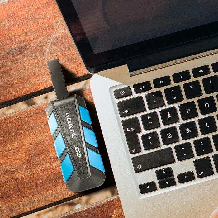 Habicare portable SSD with 500GB/1TB capacity, USB 3.2, and fast 1050MB/s transfer speed, shown in the product image.