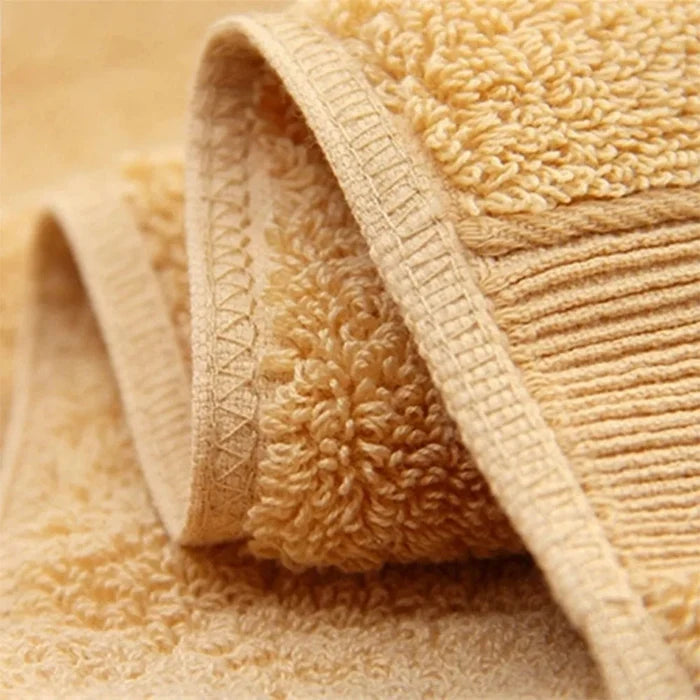 Soft, highly absorbent 100% cotton bath towel from ShopHub NZ with quick-dry, 600GSM premium quality for luxurious comfort.