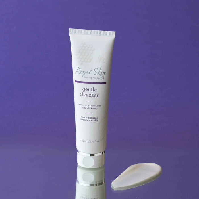 Happy Valley Honey Royal Skin Gentle Cleanser in a clear bottle with white pump, designed for gentle skincare and skin refreshment.