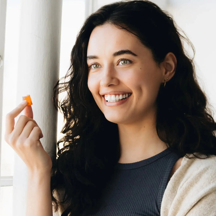 Happy Valley Honey UMF 10+ Manuka Honey and Propolis Lemon Lozenges, natural throat soothing lozenges in a clear package.