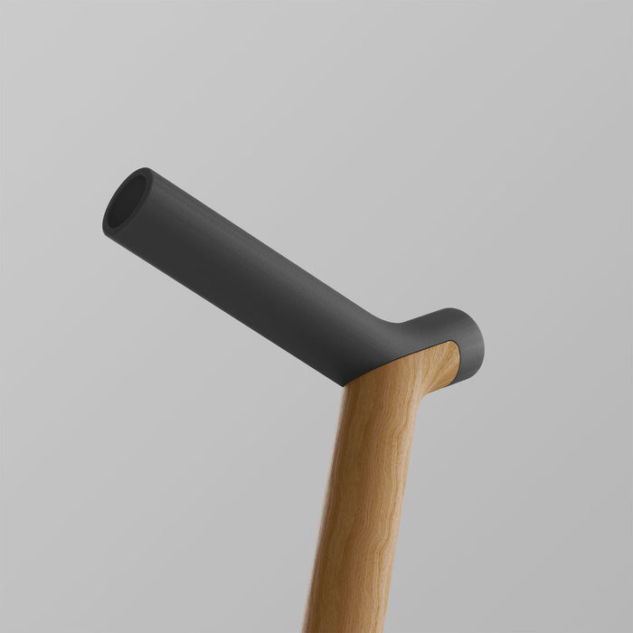 Ooak Uno walking stick with graphite shaft and oak handle, showing the stylish wooden handle and sleek design.