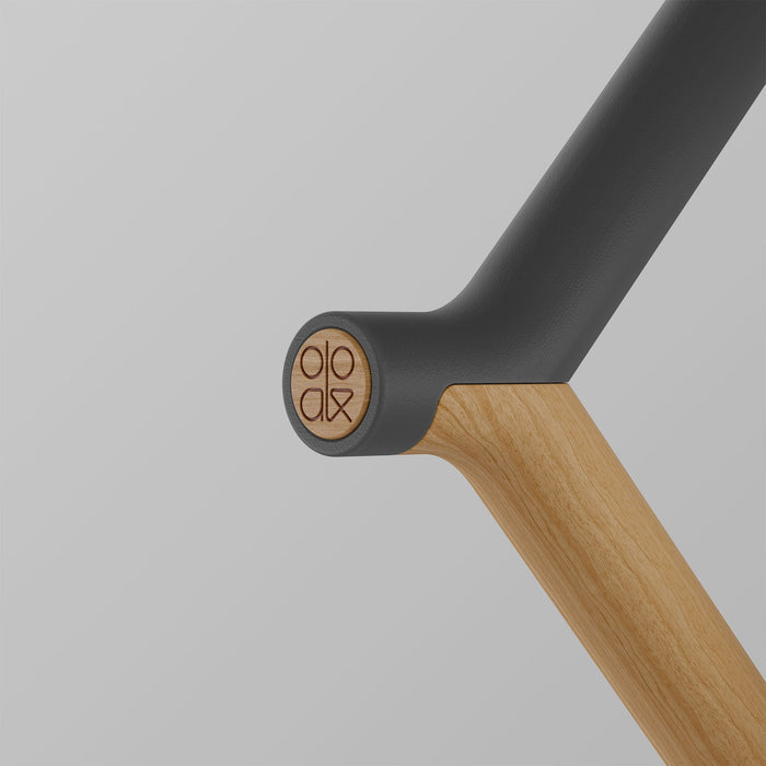 Ooak Uno walking stick with graphite shaft and oak handle, featuring a logo on the handle.