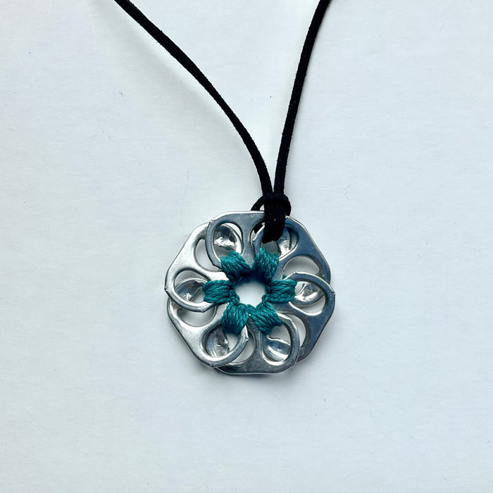 can pull necklace made with blue thread